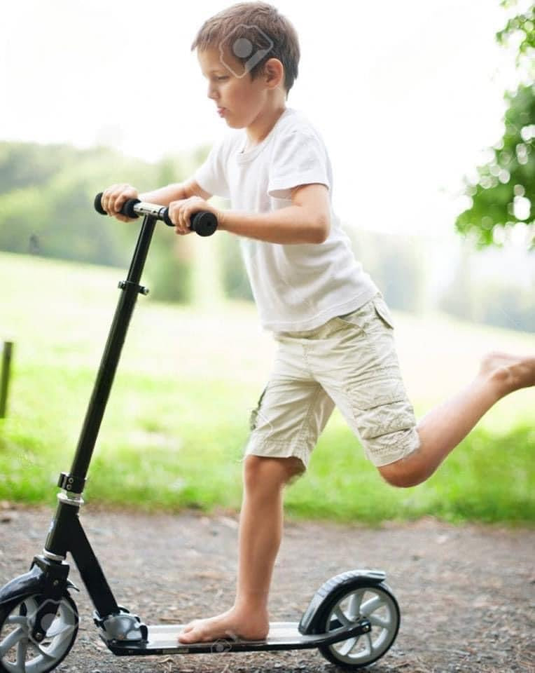 Trottinette Pliable pour l'épanouissement des tout petits.