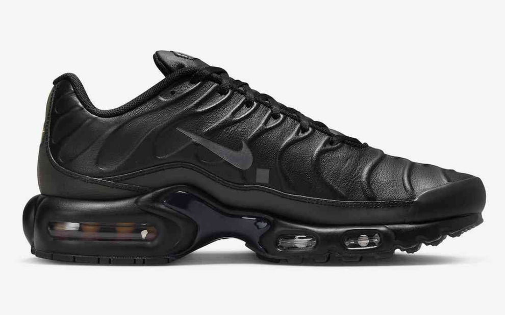 A-COLD-WALL* x Nike Air Max Plus Black