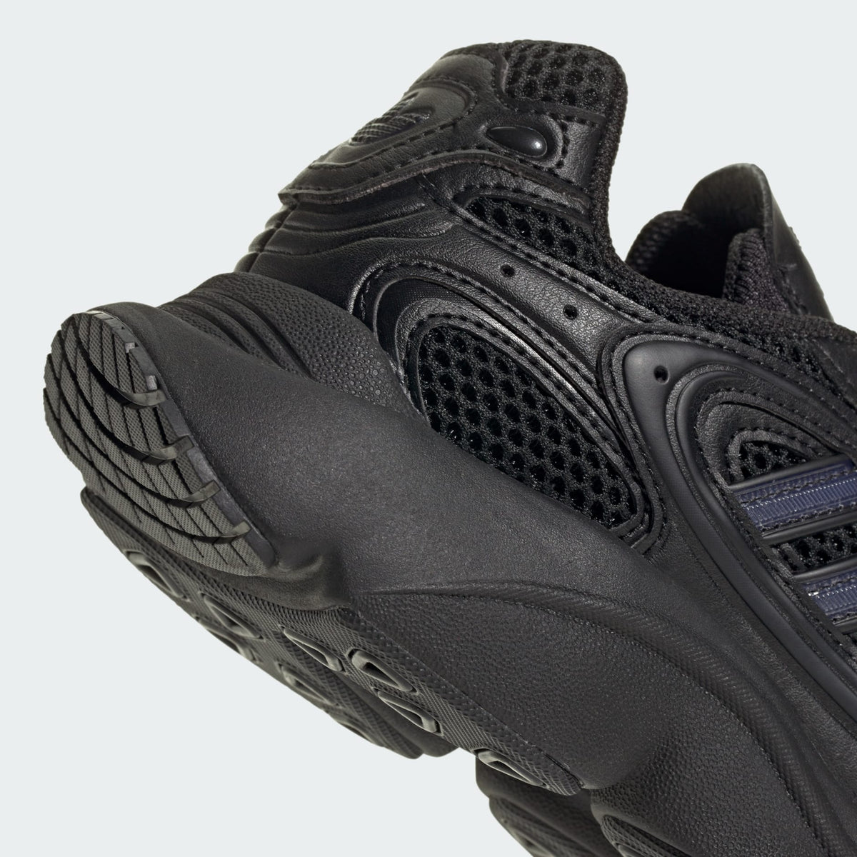 adidas Ozmillen Black