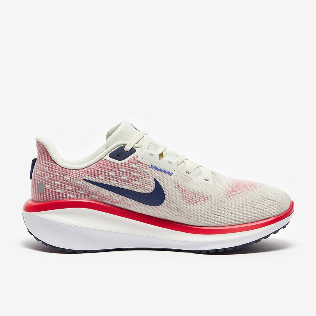 NIKE VOMERO 17