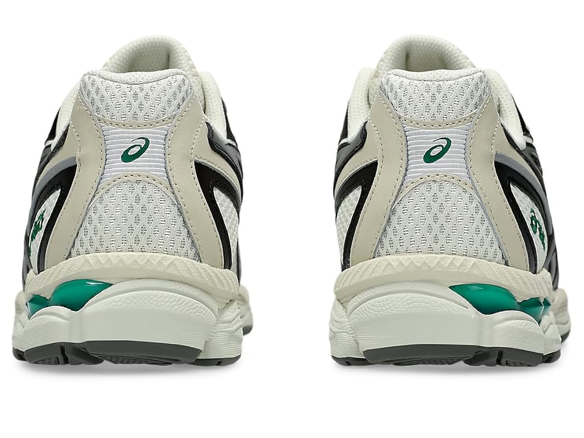 l'Asics GEL-NYC 2055.